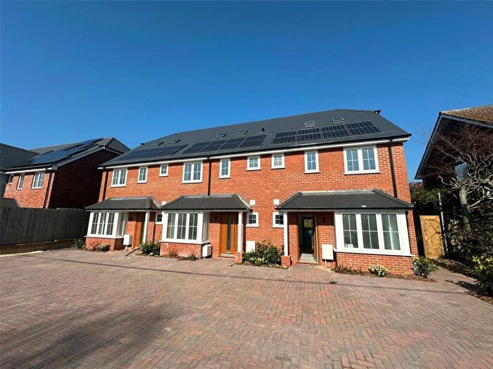 3 Bedroom Terraced House To Rent In Colemans Moor Road, Woodley, Reading, Berkshire, RG5