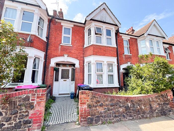 3 Bedroom Terraced House For Sale In Glenwood Avenue, Westcliff-on-Sea, SS0