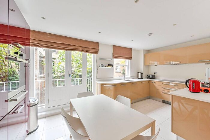 4 Bedroom Property For Sale In Whitfield Place, Fitzrovia, London, W1T