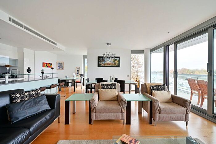 2 Bedroom Flat To Rent In Eastfields Avenue, Wandsworth, London, SW18