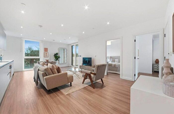 2 Bedroom Flat To Rent In Stamford Road, London, N15