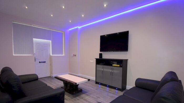 4 Bedroom Apartment To Rent In Hyde Park Road, Leeds, West Yorkshire, LS6