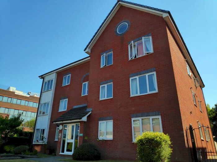 1 Bedroom Flat To Rent In Chapel Road, Redhill, RH1