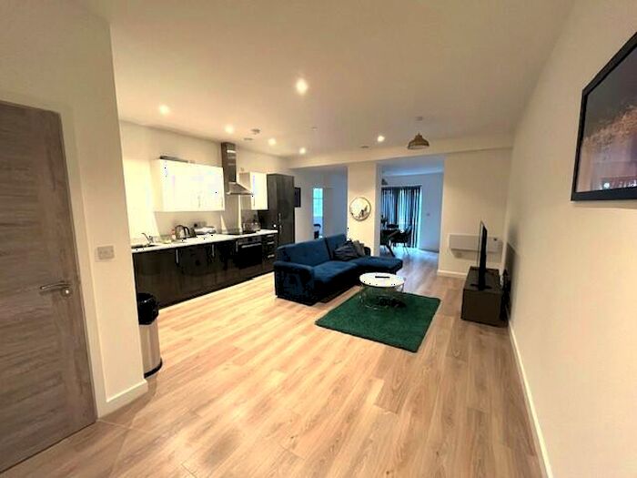 2 Bedroom Apartment To Rent In Broadway, Peterborough, PE1