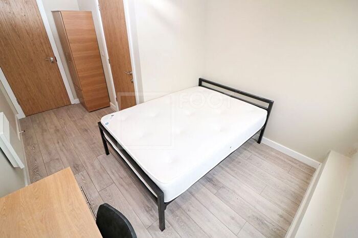 1 Bedroom Flat To Rent In Colonnade House, Sunbridge Rd, Bradford, BD1