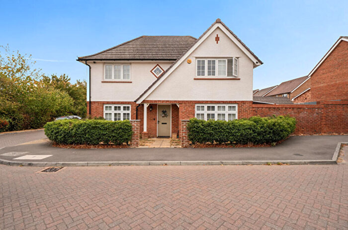 4 Bedroom Detached House For Sale In Martinet Road, Woodley, Reading, Berkshire, RG5