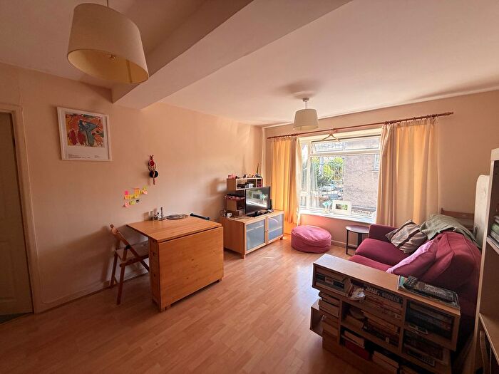 1 Bedroom Flat To Rent In Downfield Lodge, Bristol, BS8
