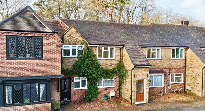 2 Bedroom Maisonette To Rent In Hall Close, Camberley, GU15