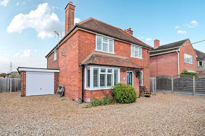 4 Bedroom Detached House For Sale In Bramley Road, Sherfield-On-Loddon, RG27