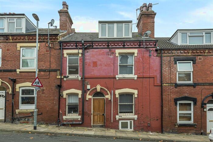 1 Bedroom Terraced House To Rent In Quarry Street Leeds, LS6