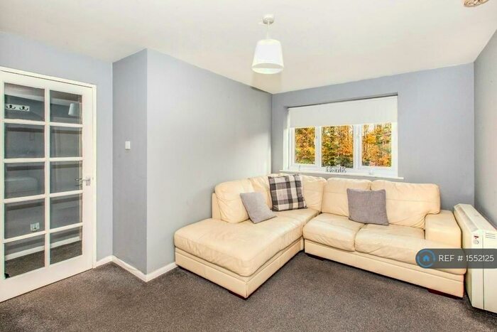 1 Bedroom Flat To Rent In Walpole Road, Slough, SL1