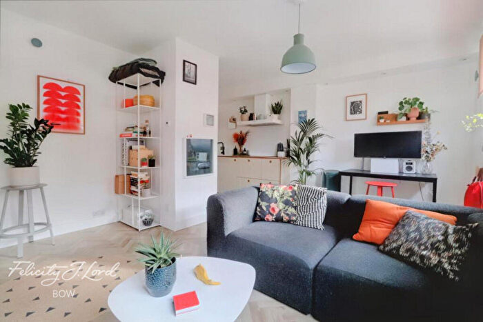 1 Bedroom Flat To Rent In Roman Road, London, E3