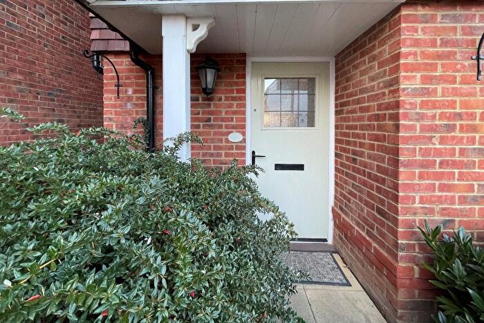 3 Bedroom Semi-Detached House For Sale In Heasman Close, Marden, Kent, TN12