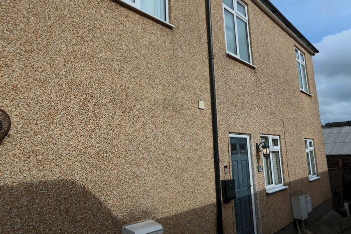 2 Bedroom End Of Terrace House To Rent In Malcolm Road, Coulsdon, CR5