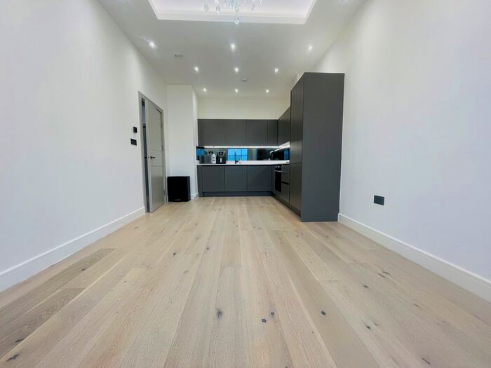 1 Bedroom Flat To Rent In Stonehills, Welwyn Garden City, AL8