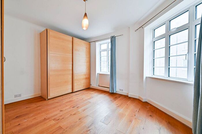 3 Bedroom Flat To Rent In Stourcliffe Close, Marylebone, London, W1H