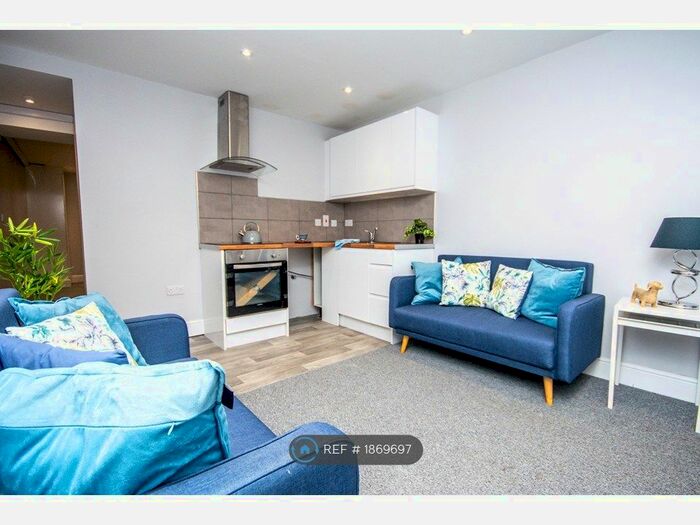 1 Bedroom Flat To Rent In Rochdale Road, Bacup, OL13