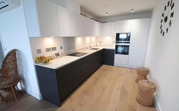 2 Bedroom Flat To Rent In Christchurch Road, Bournemouth, BH1