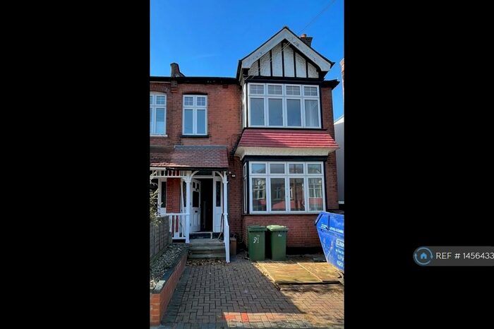 1 Bedroom Flat To Rent In Whitehall Road, Harrow, HA1