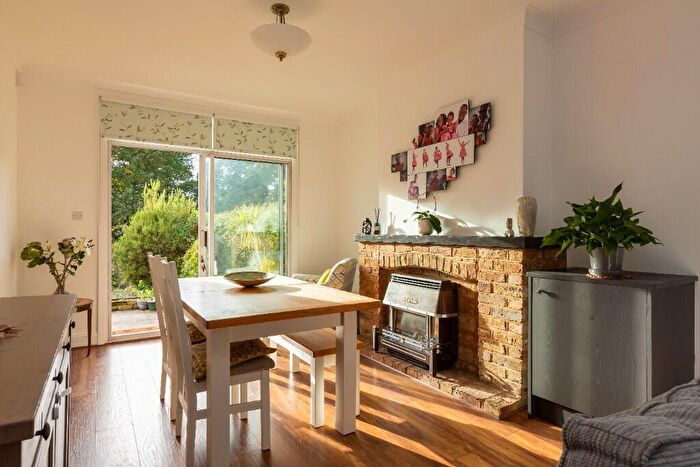 3 Bedroom Semi-Detached House For Sale In Ridge Crest, Enfield, Middlesex, EN2