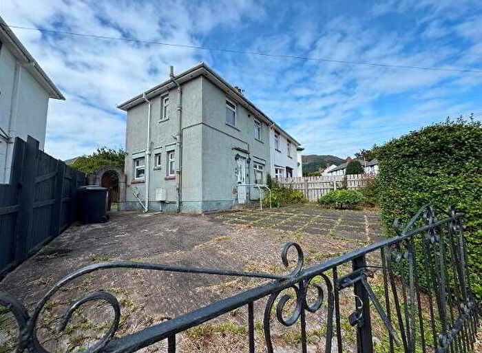 2 Bedroom Semi-Detached House For Sale In Graymount Crescent, Newtownabbey, BT36