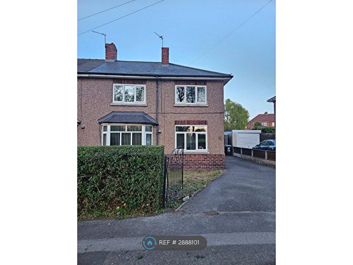 3 Bedroom Semi-Detached House To Rent In Middle Lane South, Rotherham, S65