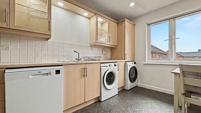 2 Bedroom Flat To Rent In Flat, Forio House, Ffordd Garthorne, Cardiff, Cardiff, CF10