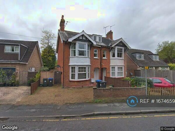 1 Bedroom Flat To Rent In Horsell, Woking, GU21