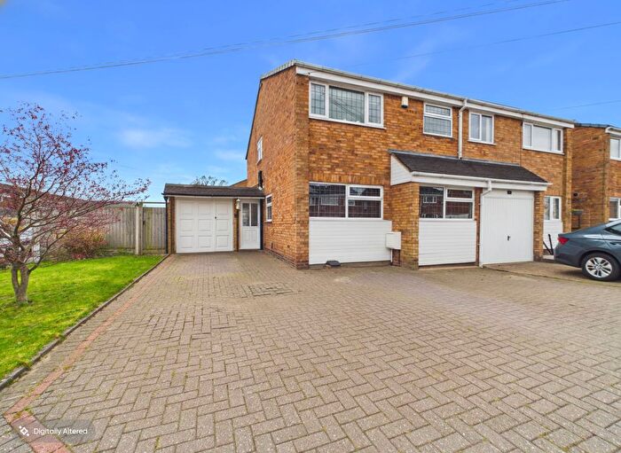 4 Bedroom Semi-Detached House For Sale In Freeman Drive, Walmley, Sutton Coldfield, B76