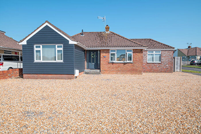 3 Bedroom Detached Bungalow For Sale In Sunnymead Drive, Waterlooville, PO7