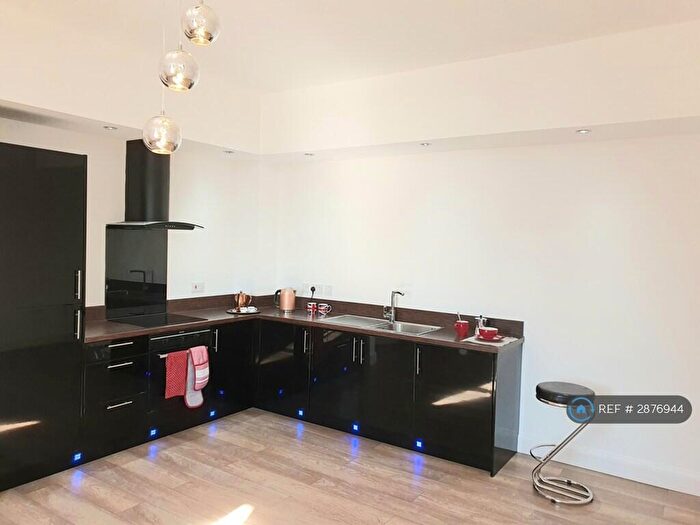 1 Bedroom Flat To Rent In Chapel Court, Bromsgrove, B61