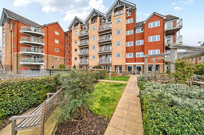 2 Bedroom Flat For Sale In Riverdene Place, Southampton, Hampshire, SO18