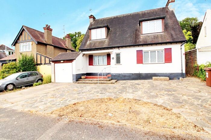 2 Bedroom Detached House To Rent In The Meadway, Cuffley, EN6