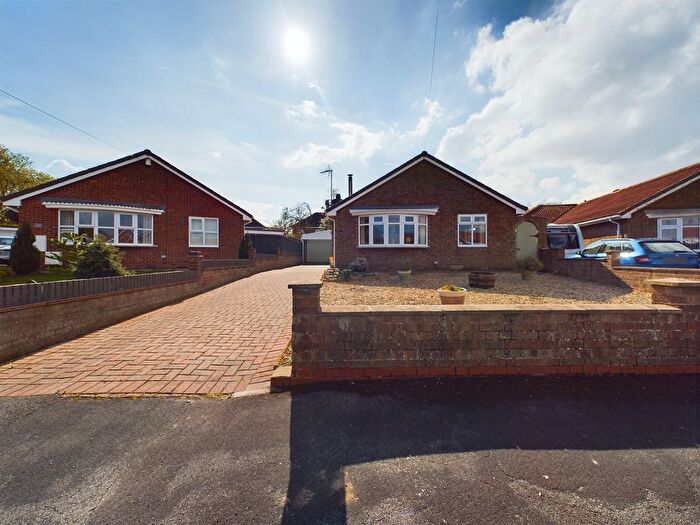 2 Bedroom Bungalow For Sale In Harrison Close, Sproatley, Hull, HU11