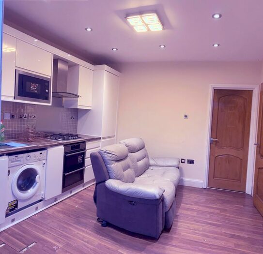 1 Bedroom Flat To Rent In Westwood Avenue, Harrow, HA2