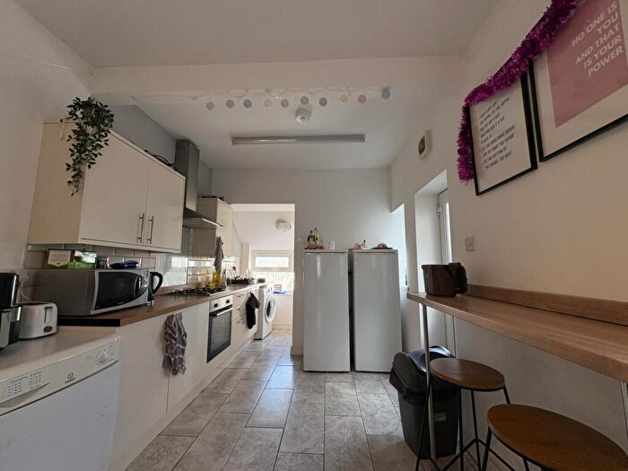 5 Bedroom Terraced House To Rent In Cwmdare Street, Cathays, CF24