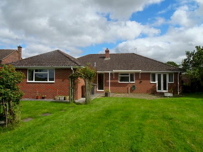 3 Bedroom Detached Bungalow To Rent In Dennetts Orchard Top Green, Lockerley, Romsey, SO51