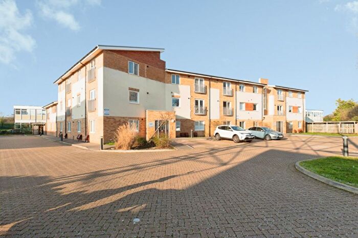 1 Bedroom Flat For Sale In Thornton Close, Leatherhead, Surrey, KT22