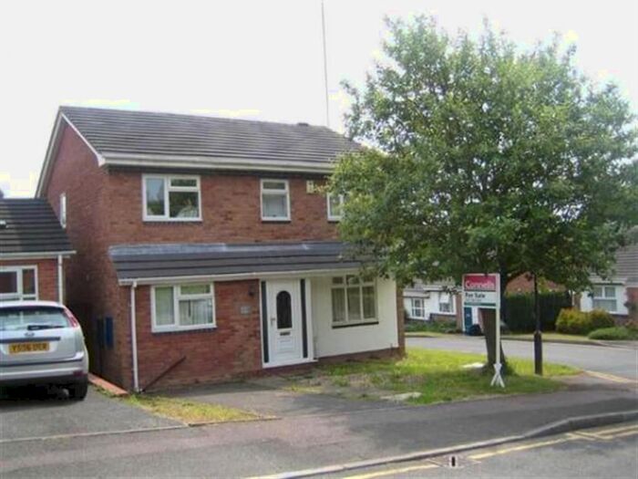 4 Bedroom Detached House To Rent In Humphrey Middlemore Drive, Birmingham, B17