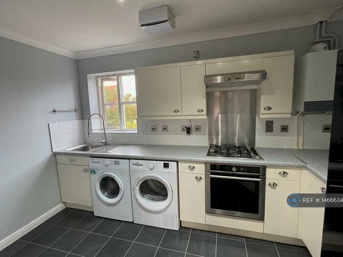 2 Bedroom Flat To Rent In Brendon Court, Tiptree, Colchester, CO5
