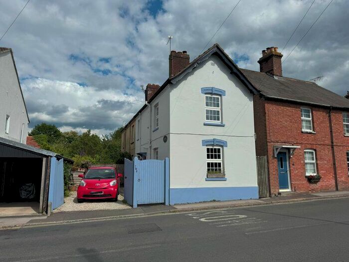 2 Bedroom House To Rent In Character Cottage In Stoborough, BH20