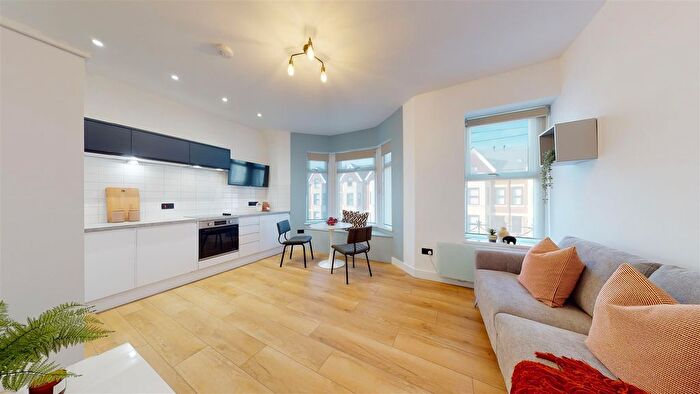 1 Bedroom Flat To Rent In Monthermer Road, Cardiff, CF24