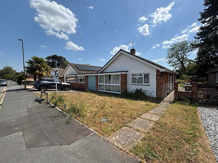 3 Bedroom Detached Bungalow For Sale In Southmoor, Abingdon, Oxfordshire, OX13