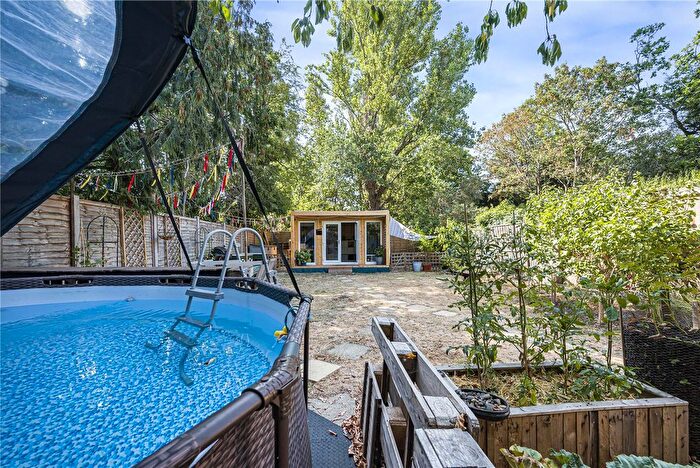 2 Bedroom Maisonette For Sale In Chinbrook Road, Grove Park, Lewisham, London, SE12