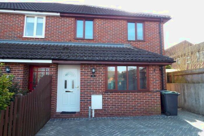 3 Bedroom Semi-Detached House To Rent In Springwell Road, Tonbridge, TN9