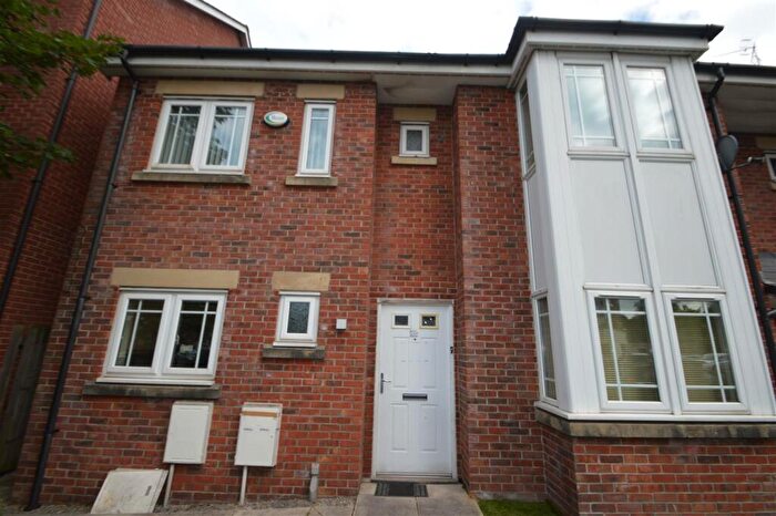 3 Bedroom House To Rent In Bold Street, Hulme, Manchester, M15