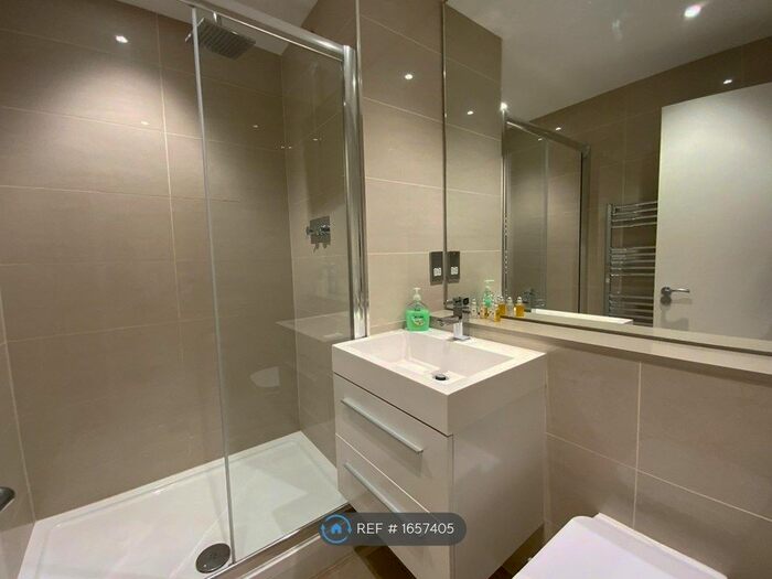 Studio To Rent In Argyle Square, London, WC1H