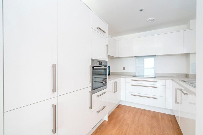 1 Bedroom Flat To Rent In Eagle Heights, Waterside Way, London, N17