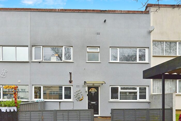 3 Bedroom Terraced House For Sale In Hatton, Tinkers Bridge, Milton Keynes, MK6