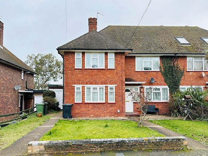 2 Bedroom Flat For Sale In Rosebank, Epsom, KT18